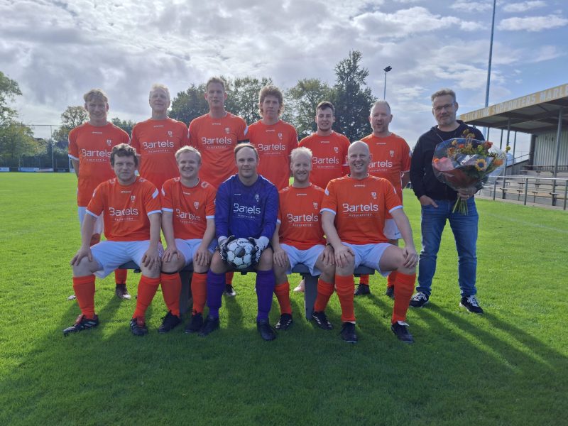 Nieuwe tenues 18  Bartels assurantiën